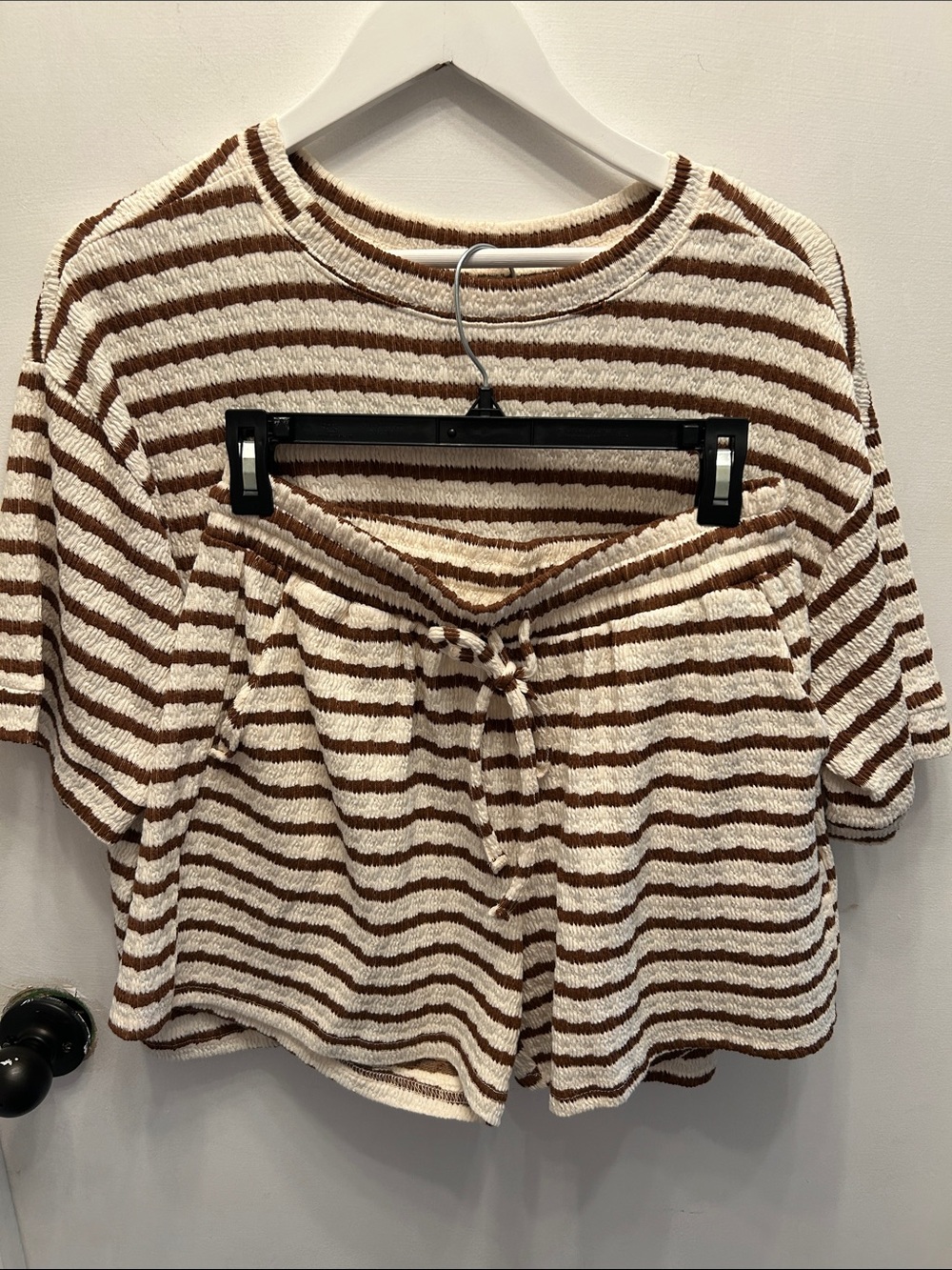 Striped Short Set .Knit Top and Matching Shots in Cream and Brown Never Worn - Picture 3 of 10